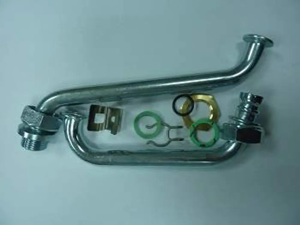 Remeha Gasleitung mit gebogenen Rohren und verschiedenen Dichtungen und Halterungen, geeignet für Gasinstallationen.